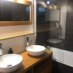 Maison Type Loft - Avec Parking En Plein Centre * La Rochelle (Charente-Maritime)