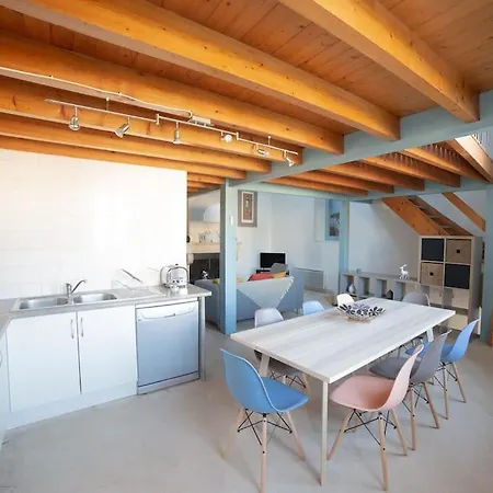Holiday home Maison Type Loft - Avec Parking En Plein Centre *