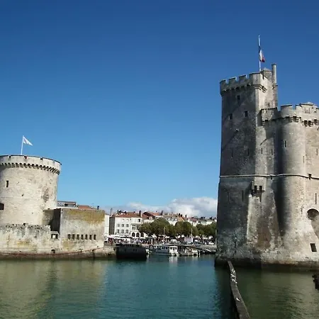 Maison Type Loft - Avec Parking En Plein Centre *