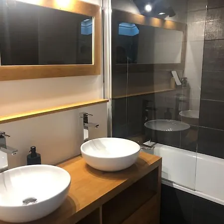 Maison Type Loft - Avec Parking En Plein Centre * לה רושל