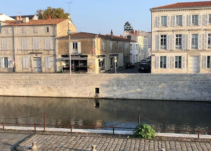 Maison Type Loft - Avec Parking En Plein Centre בית נופש *